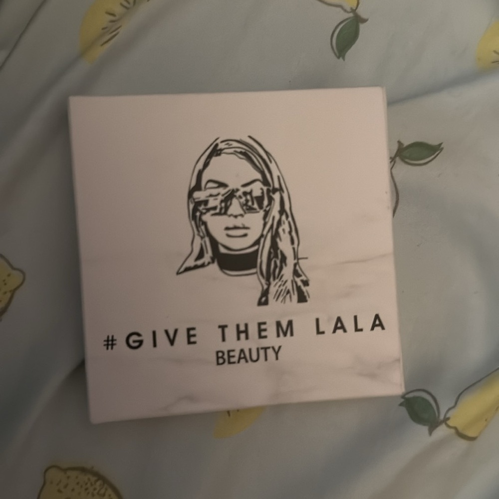 Give them lala beauty halo highlighter - Picture 3 of 3
